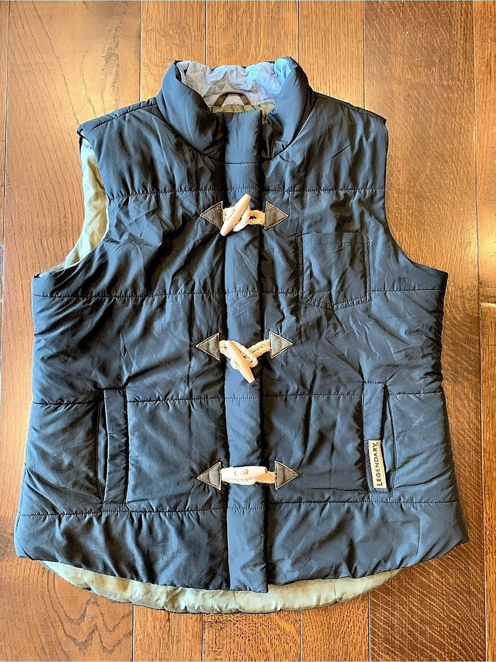 Legendary Whitetails Quilted Vest Black & Gray Large
